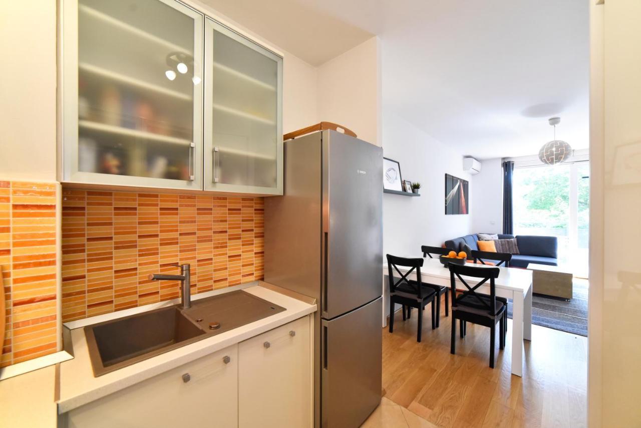 Block Apartment Park With Private Garage Parking Zagreb Bagian luar foto