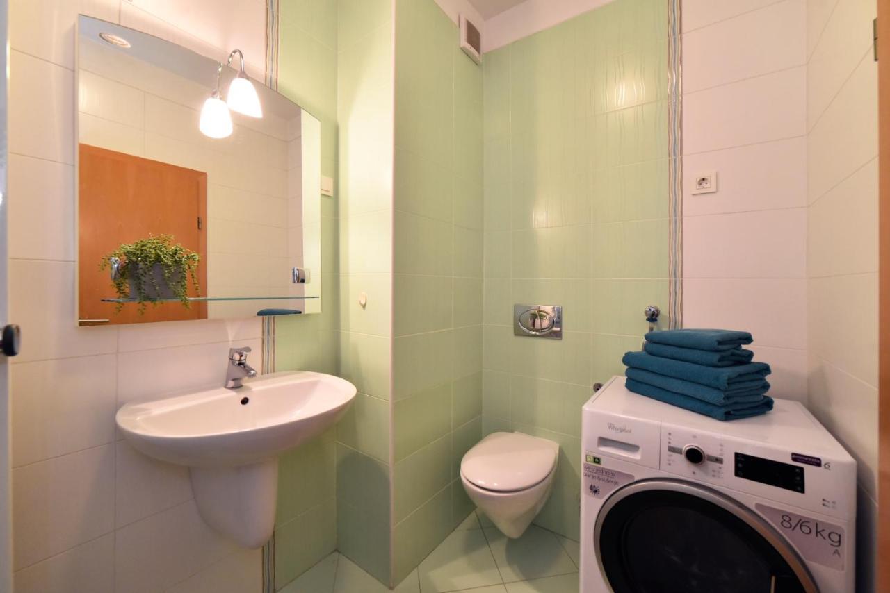 Block Apartment Park With Private Garage Parking Zagreb Bagian luar foto