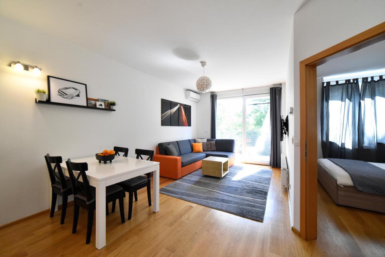 Block Apartment Park With Private Garage Parking Zagreb Bagian luar foto