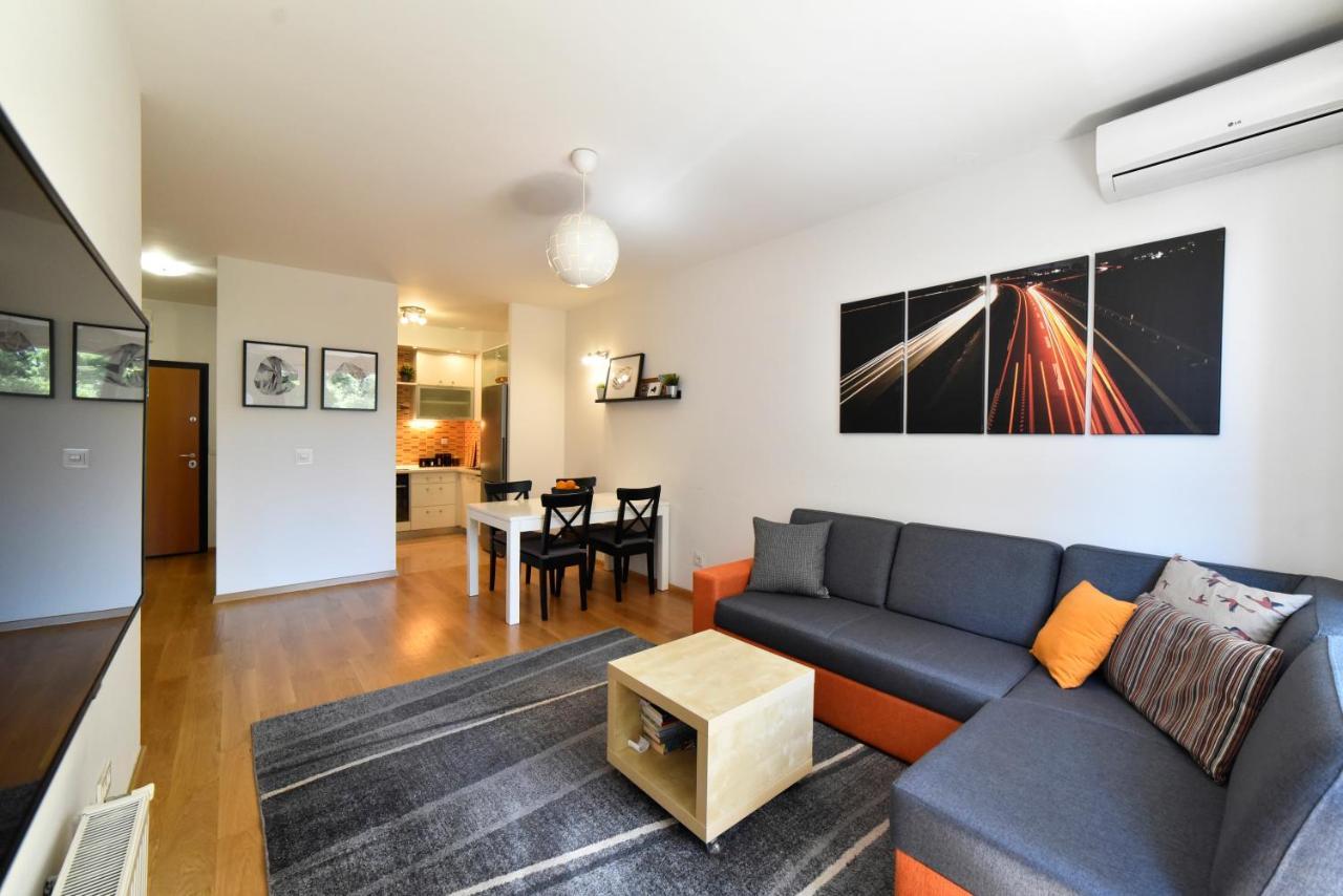 Block Apartment Park With Private Garage Parking Zagreb Bagian luar foto